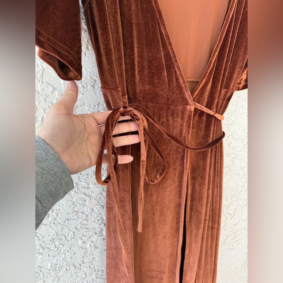 Baltic Born Bronze Meghan Velvet Wrap Maxi Dress Small - Picture 13 of 15
